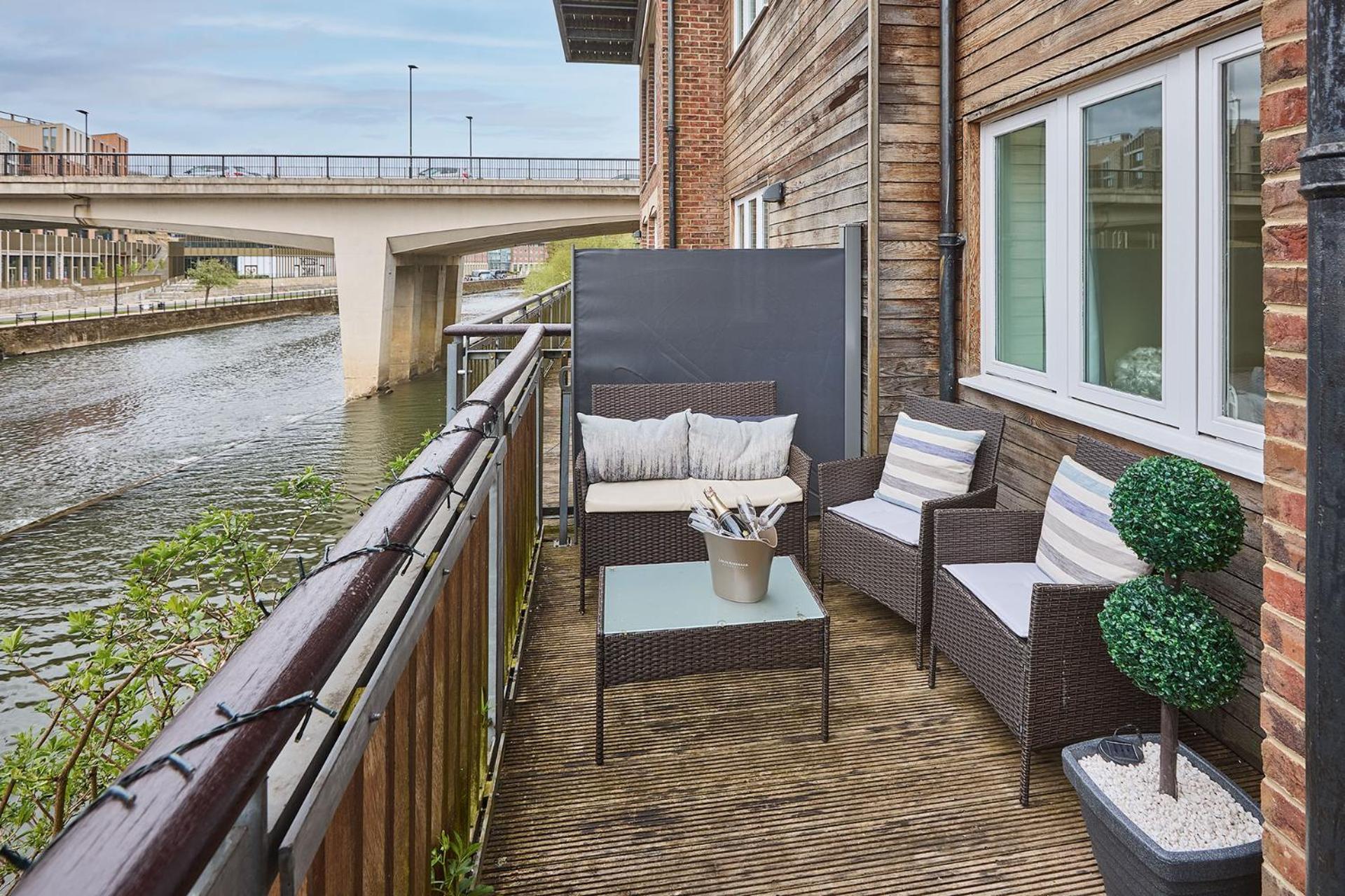 Host & Stay - Waterside Дърам Екстериор снимка